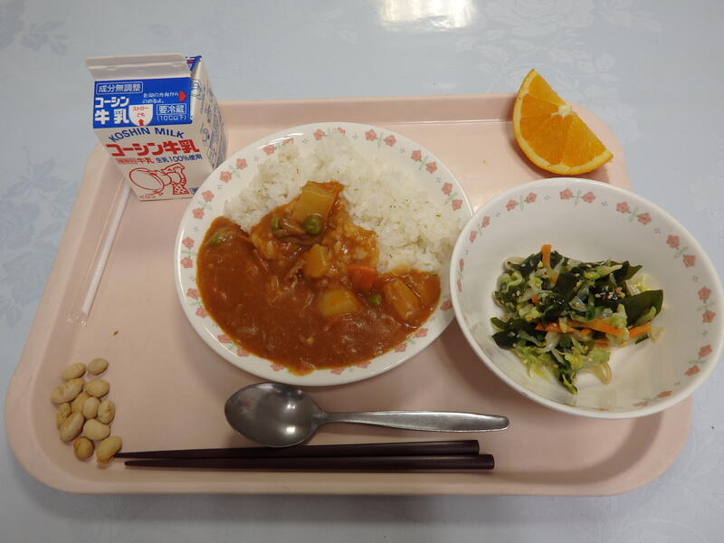 給食