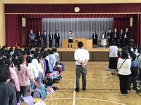 全校合唱で校歌を歌いました。