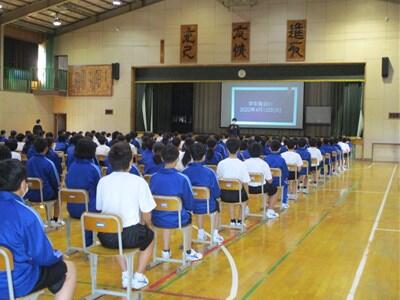 学年集会のようす